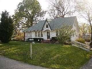 2nd image of 3634 NE Monterey Ave