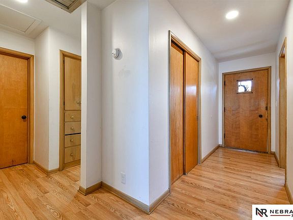 4th image of 2600 S 39th St