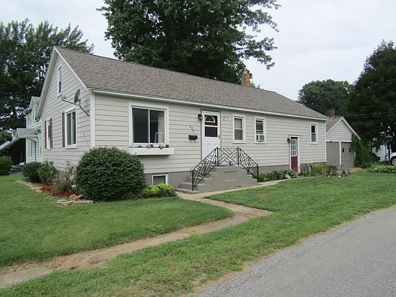 3rd image of 849 Superior St