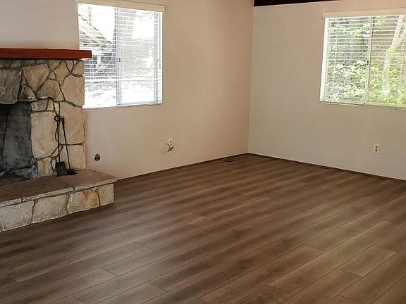 2nd image of 28559 Wabash Dr