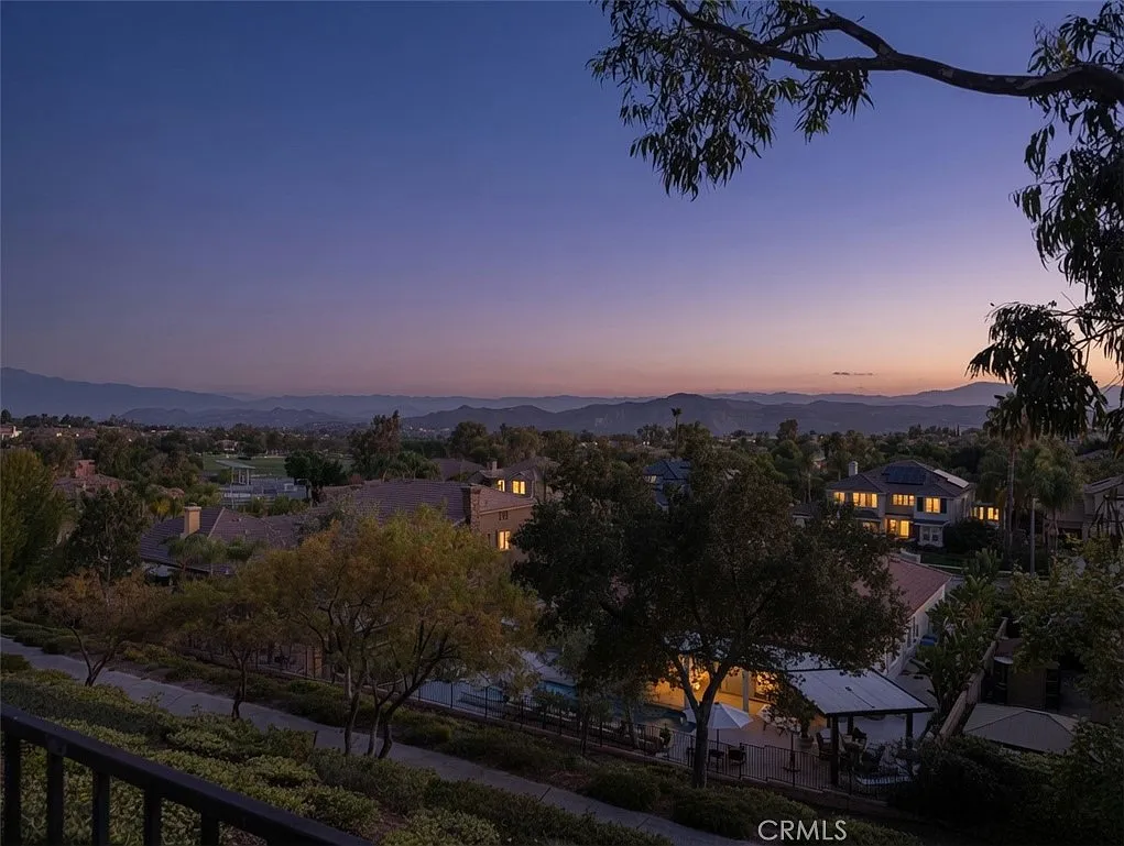 4 bed, 3.5 bath, 3374 sqft, $5,150 — Photo 4