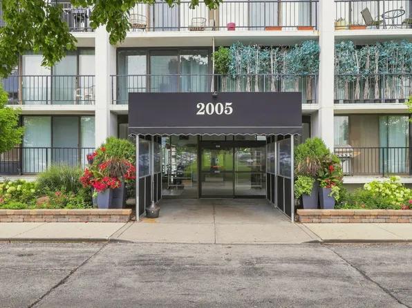 2005 S Finley Rd Unit 604, Lombard, IL 60148