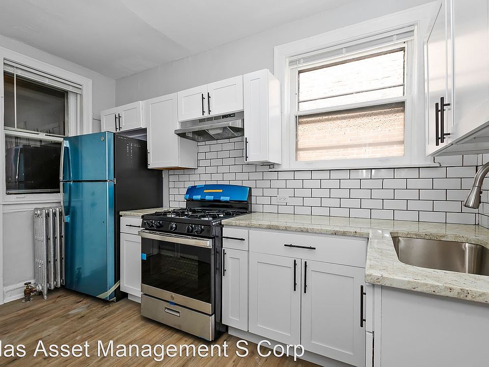 1st image of 8240 S Vernon Ave Unit 3