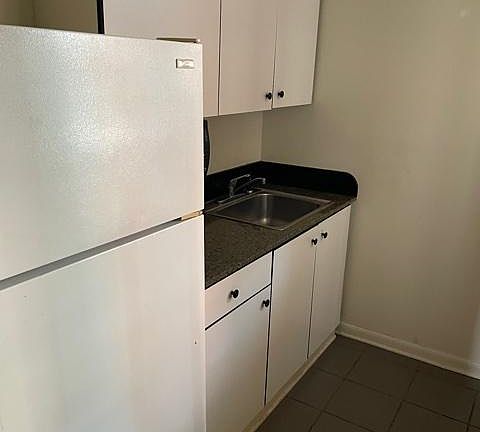 4th image of 1124 W Grace St APT 8