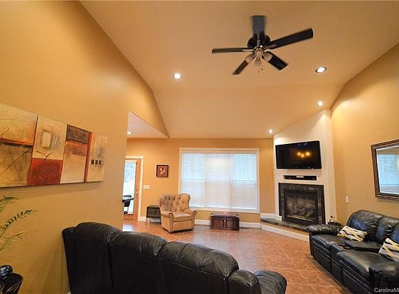 5th image of 7131 Avocet Dr