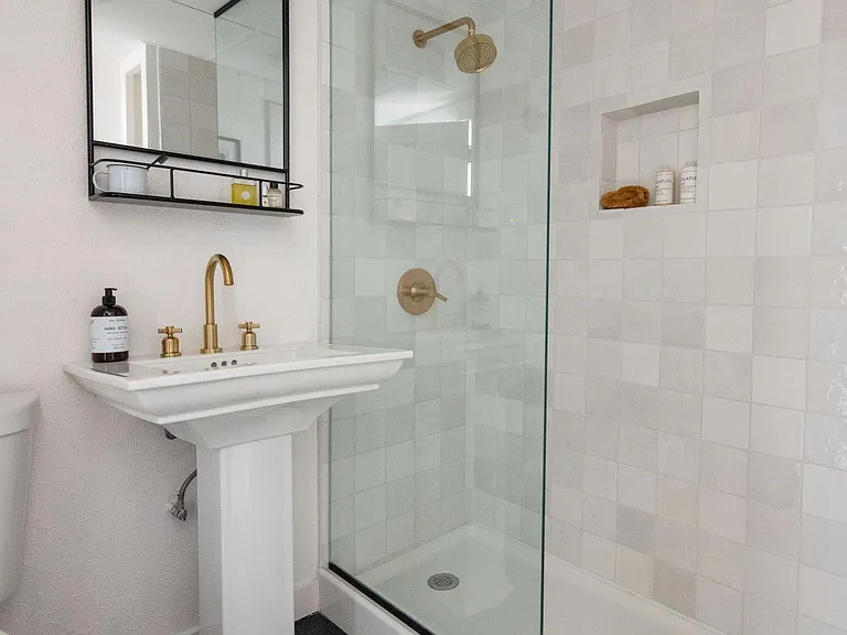1660 N Franklin St #6 — Photo 9