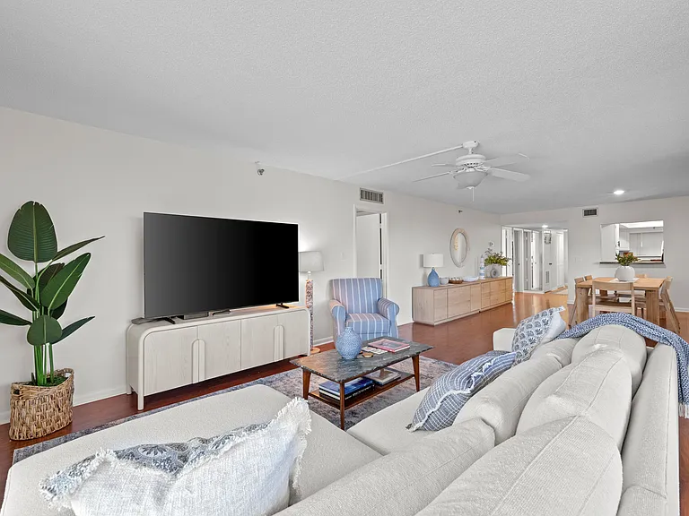 1104 Ben Franklin Dr #518 — Photo 17