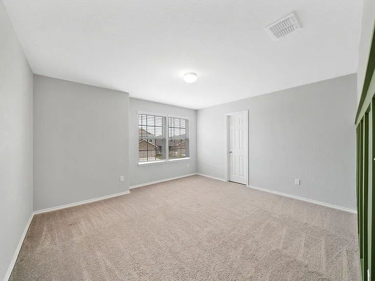 12042 Silver Lgt — Photo 17