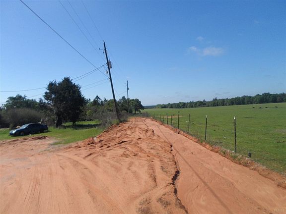 2nd image of 4028 Blue Berry Ln