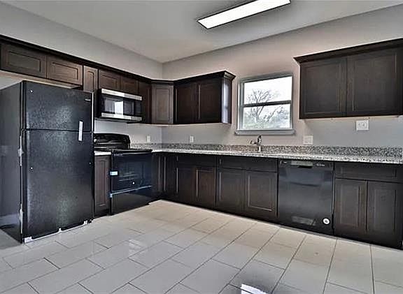 2nd image of 2318 Seminole Pl