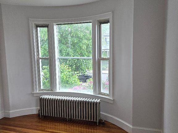 5th image of 452 Highland Ave #1