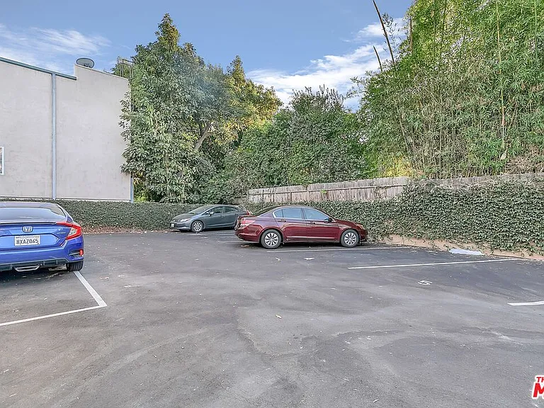 4919 Coldwater Canyon Ave #1 — Photo 17