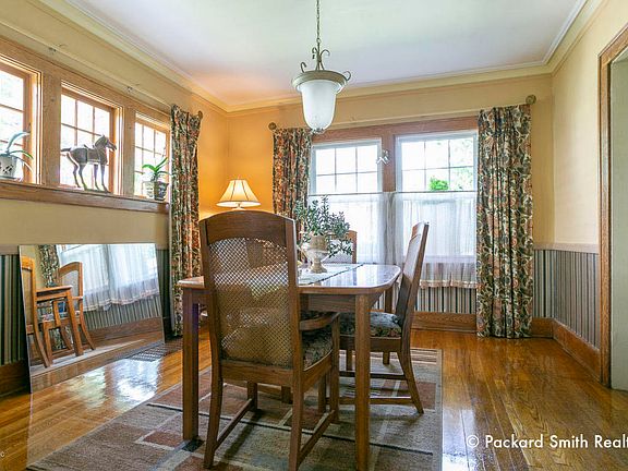 5th image of 1141 Benjamin Ave SE