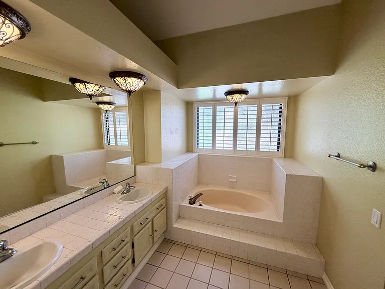 2134 Merlyn Pl — Photo 18