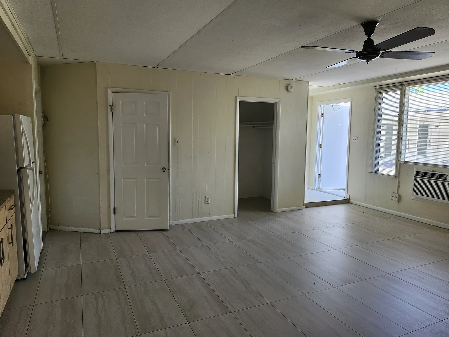 Studio, 400 sqft, $1,350 — Photo 4