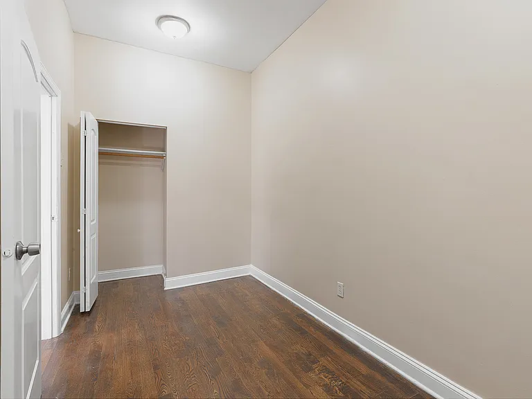 1955 W Chicago Ave #2R — Photo 13