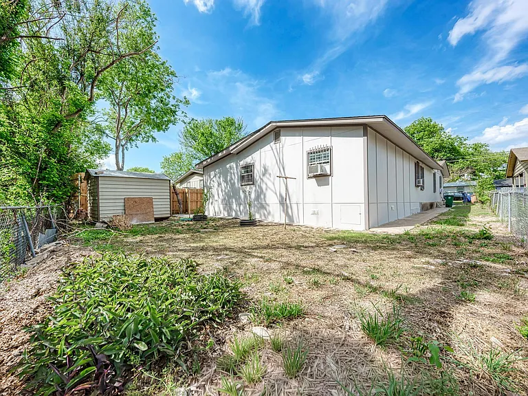 4701 Bandera Rd — Photo 34