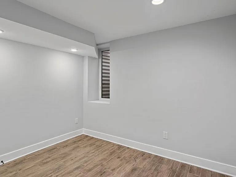1410 N Marston St — Photo 50