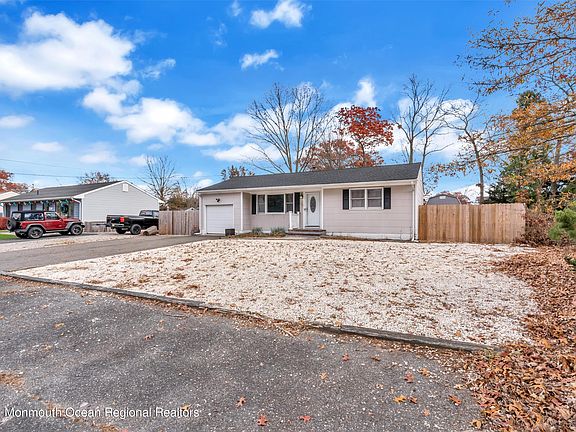 3rd image of 309 Yorktown Dr