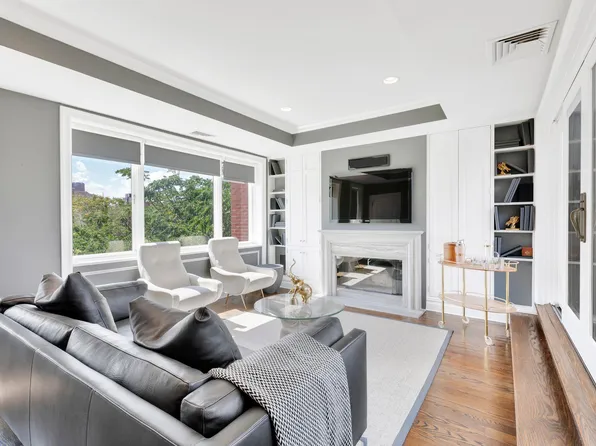 1 Leroy Street image 1 of 10