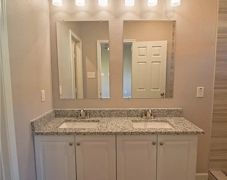 850 E Harvey Ave — Photo 1