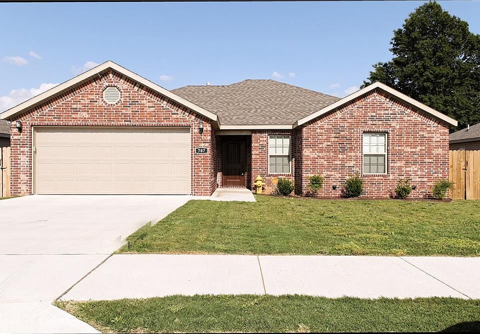 1st image of 707 Olivia Ln