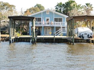 2114 Cove Park Dr, Kemah, TX 77565
