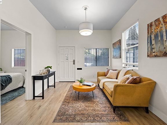 4th image of 1526 Munson Way