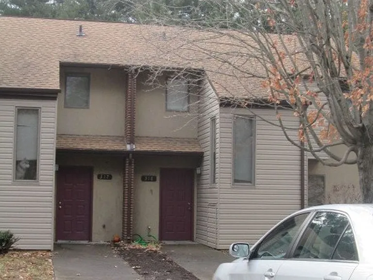 318 Shenandoah Cir — Photo 1