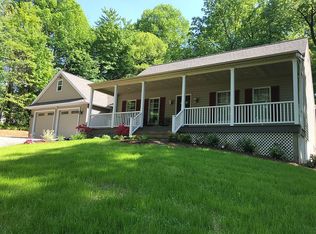 5760 Hilltop Dr, Gap, PA 17527