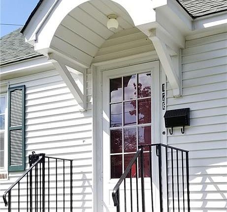 2nd image of 128 N New Ave
