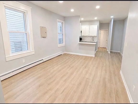 5th image of 445 Broadway APT 1L