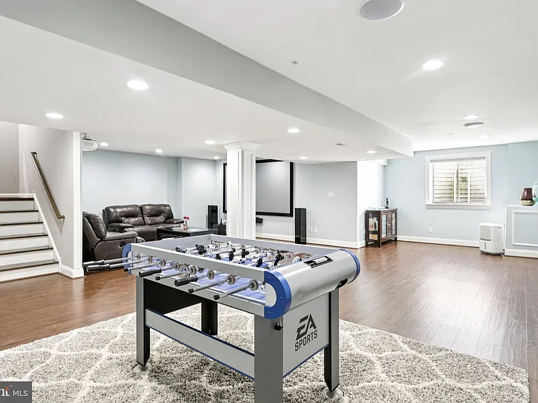 1035 Thorndale Dr — Photo 47