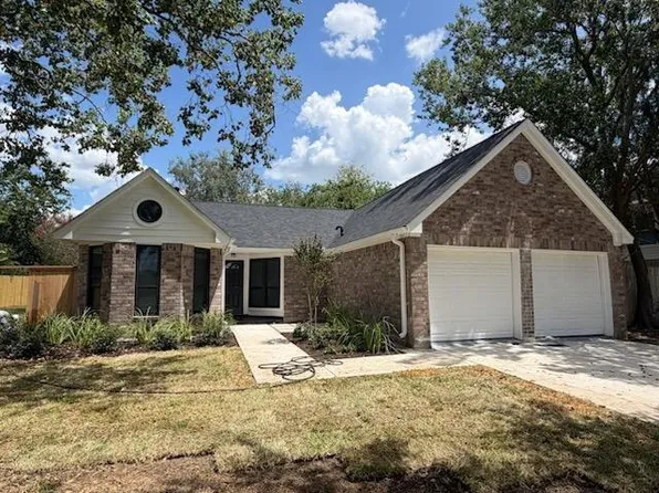 2915 Great Lakes Ave, Sugar Land, TX 77479