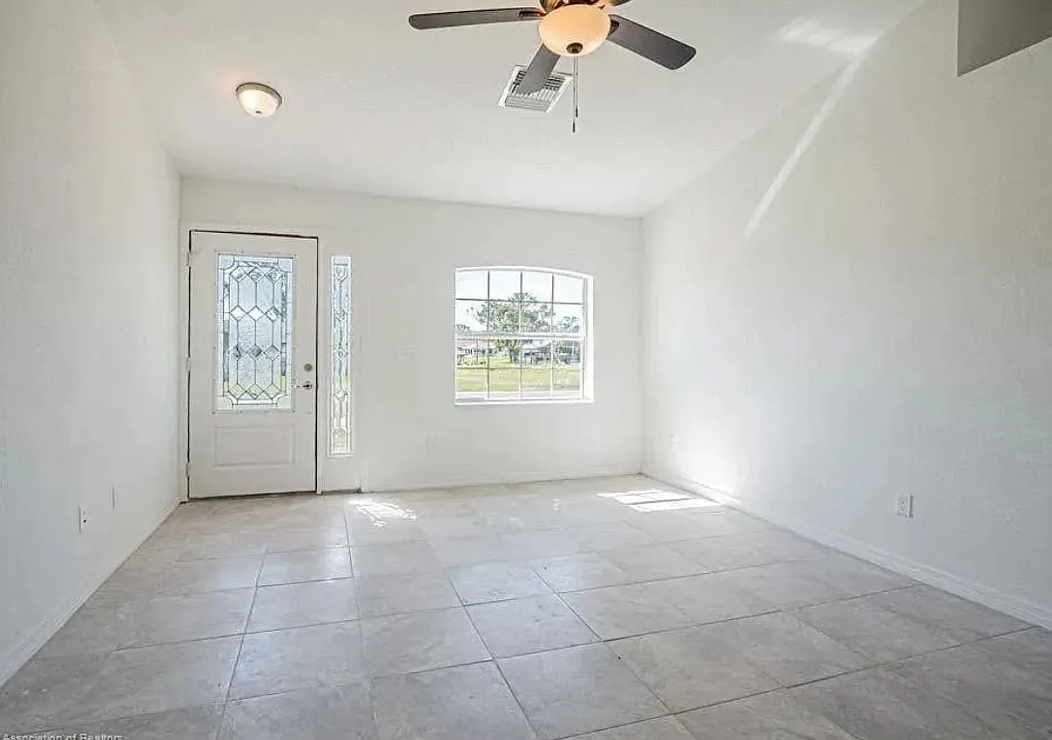 3/2/1 Single Family home- Available now! — Photo 2