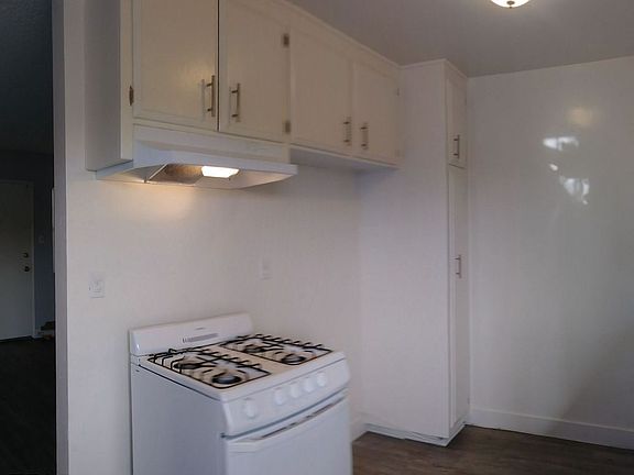 5th image of 1975 S Corning St APT 08