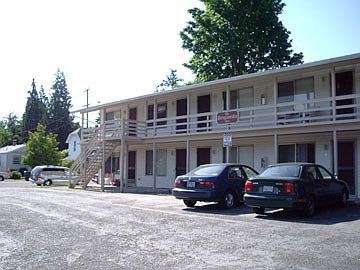 5th image of 182 NE Jackson St APT 6