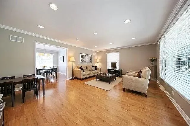 2 Tuttle Ave — Photo 2