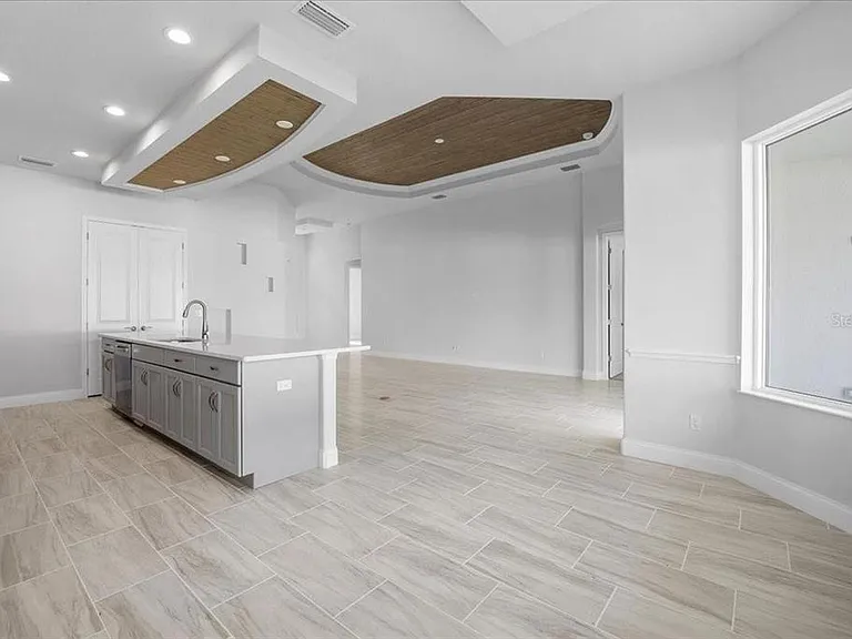 60 Del Palma Dr — Photo 5