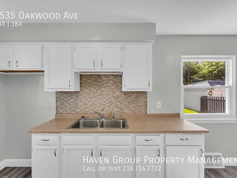 5535 Oakwood Ave — Photo 9