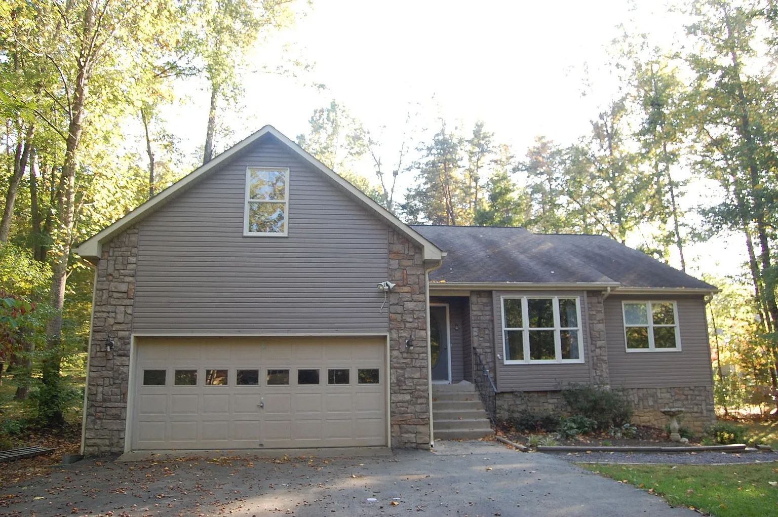 202 Stratford Cir photo 1