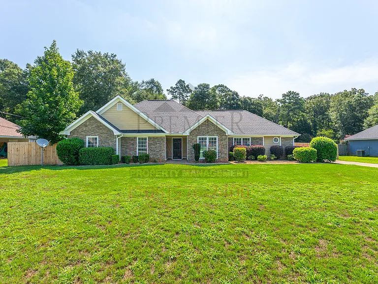 251 Owens Rd — Photo 2