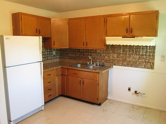 3rd image of 2802 W 4th St