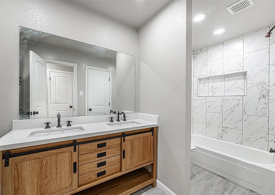1st image of 5550 N Braeswood Blvd APT 142