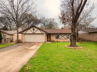 370 Lakeview Cir, Duncanville, TX 75137