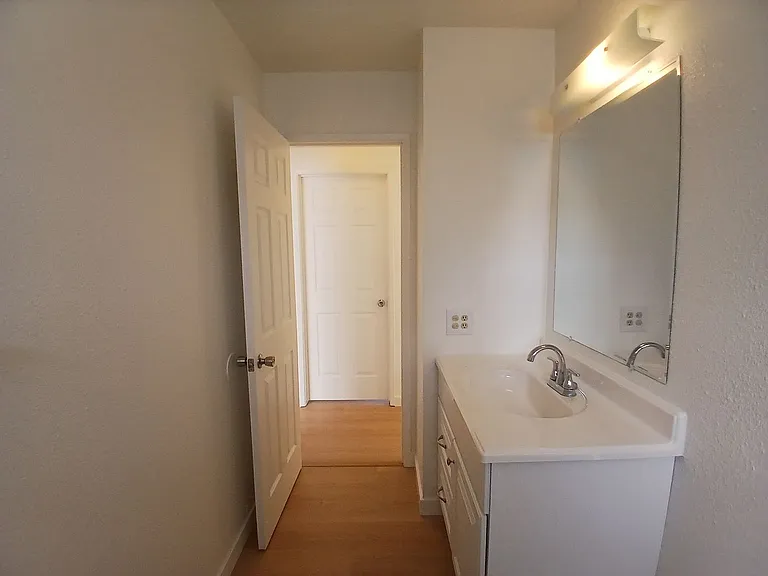 1940 Grande Cir #63 — Photo 22