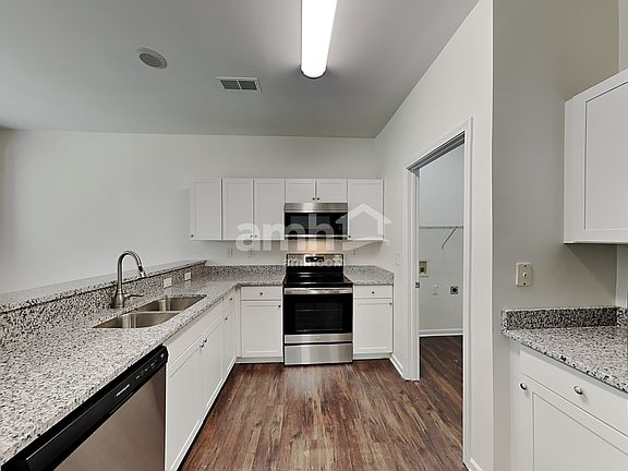 3rd image of 13520 Planters Row Dr