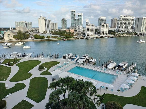 3rd image of 900 Bay Dr APT 818