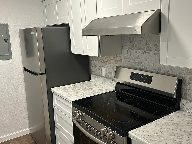 Oak Forest Dr — Photo 5