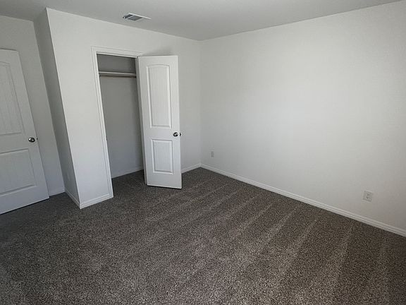 3rd image of 356 Gladiola Loop